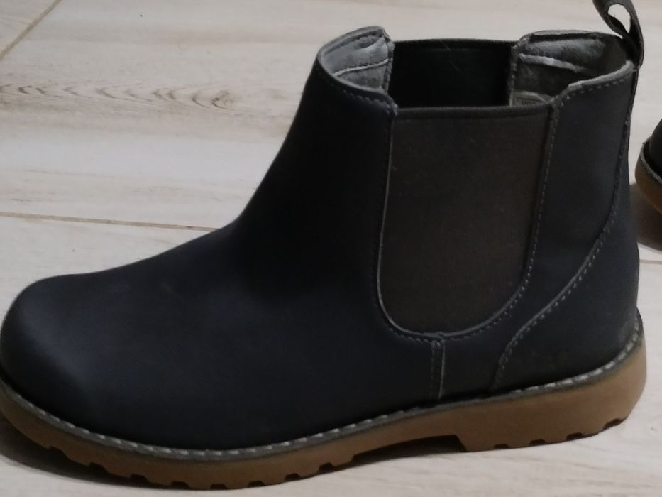 Botine UGG noi aduse din Austria