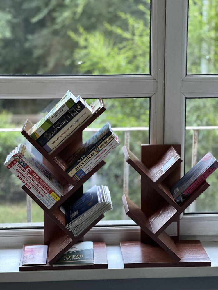 Полка для книг Елочка.