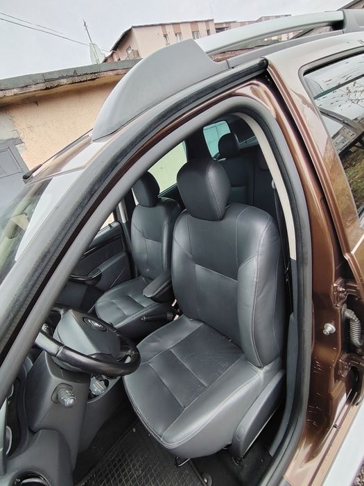 Vând Dacia Duster 1.5 dci