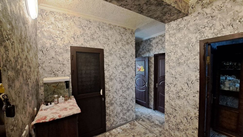 3 Xonali Kvartira sotiladi  1 qavat