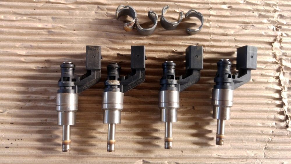 Injector Injectoare VW Bora Golf 4 Audi A2 1.6FSI Cod motor BAD 81kw