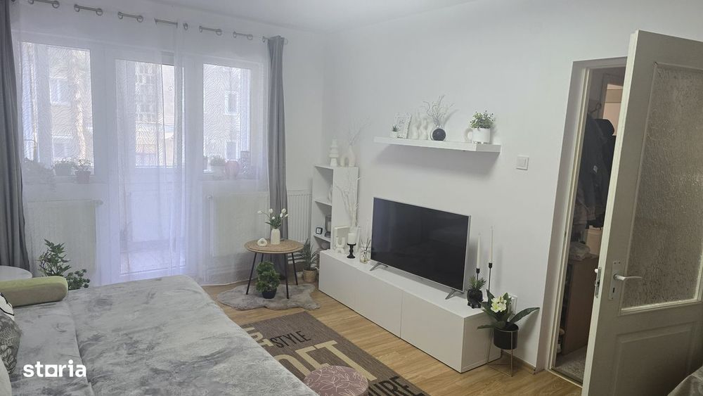 Vand apartament 2 camere, Deva, Piata Centrala, dec. parter inalt