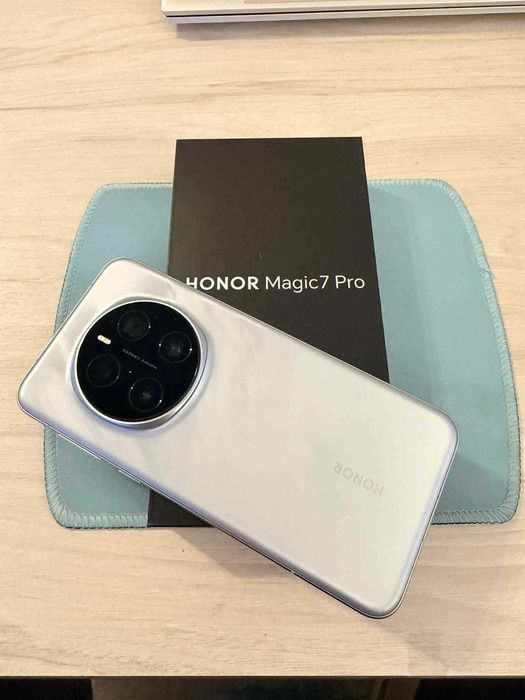 Нов Honor Magic 7 Pro с 3 г. гаранция от Yettel + 8 кейса подарък