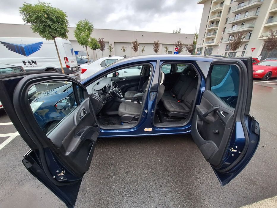 Opel Meriva https://youtu.be/2RvA7CYv9X4?si=qqb8ijXDFyF88IZO