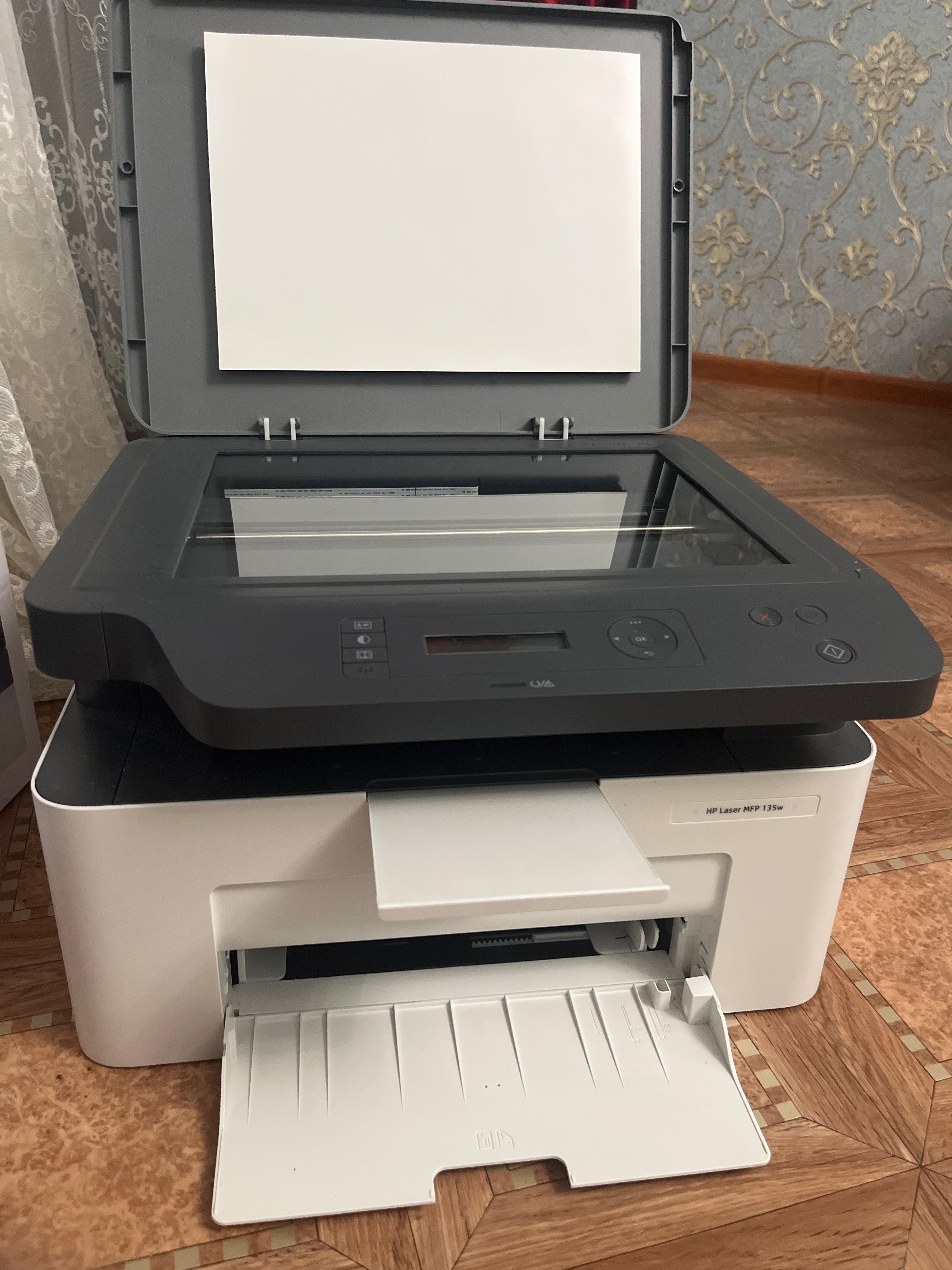 Принтер HP laser 135