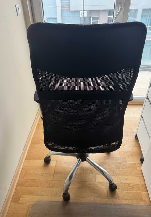 Ергономичен офис стол