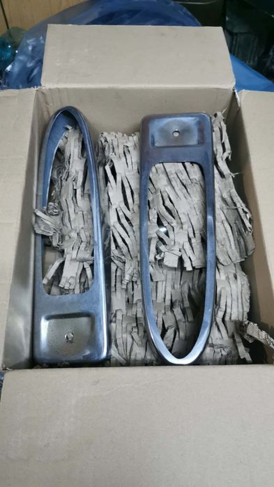 Piese trabant și proiector cromat