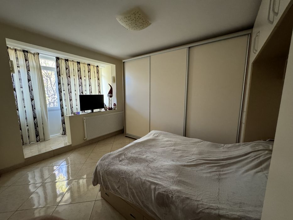 Proprietar - Apartament 3 camere de vanzare
