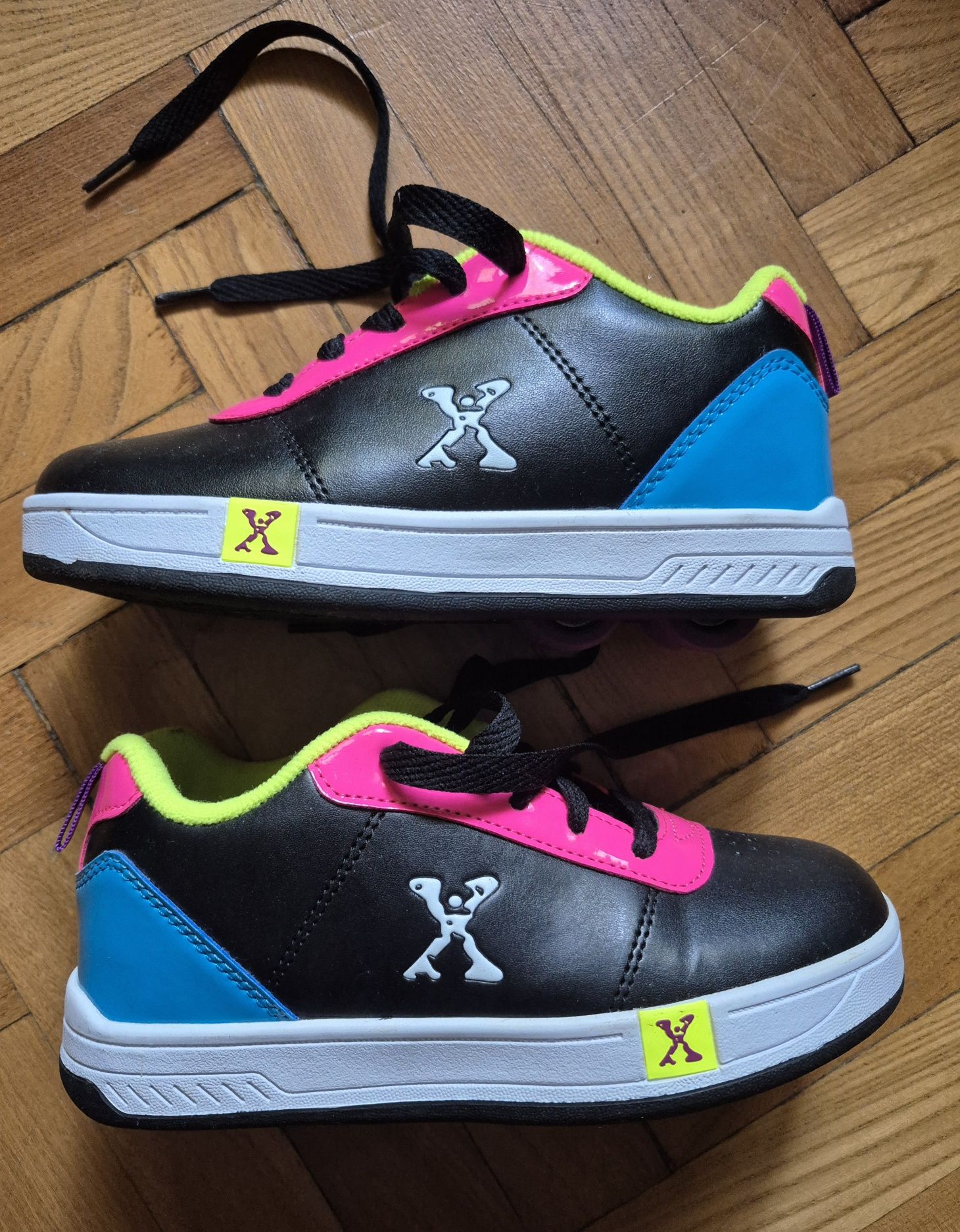 Продавам детски обувки с ролери Sidewalk Sport Lane - Black/Pink