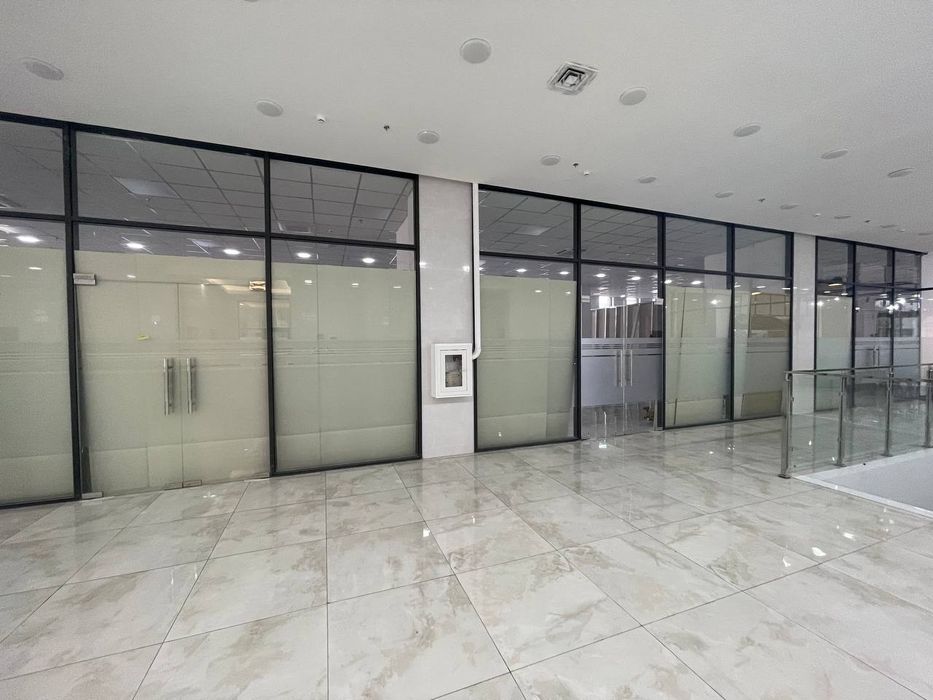 Сдается офис на Махтумкули, метро Машиностроителей, 755 м²