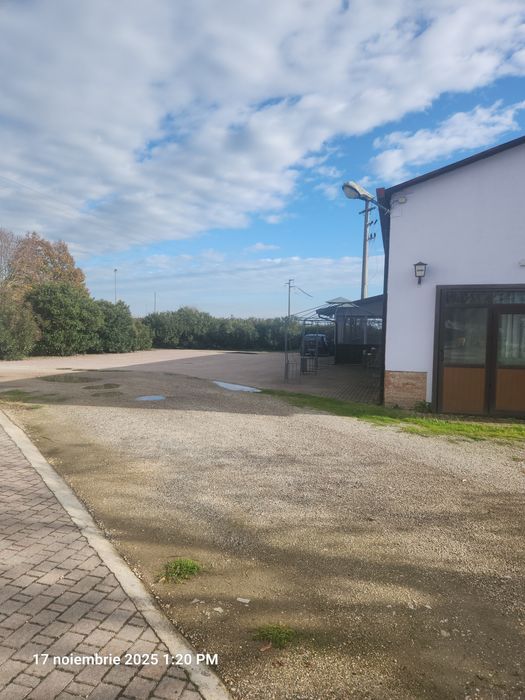 APARTAMENTE, RESTAURANT, FABRICA,ITALIA 1140mp construcți, 6000mpTeren