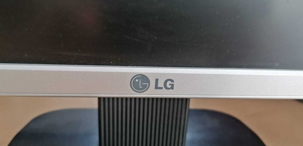 Monitor LG L192WS-SN