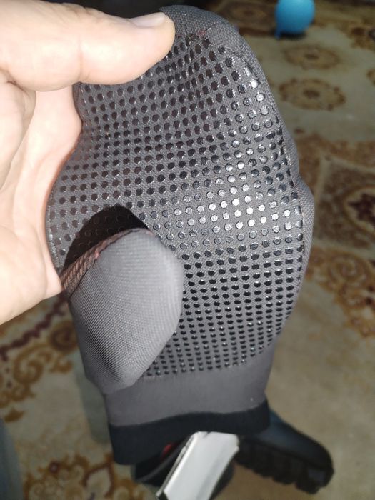 Manusi pt munte si sporturi de iarna