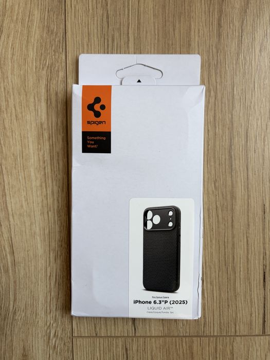 Spigen Liquid Air калъф за iPhone 17 Pro, черен