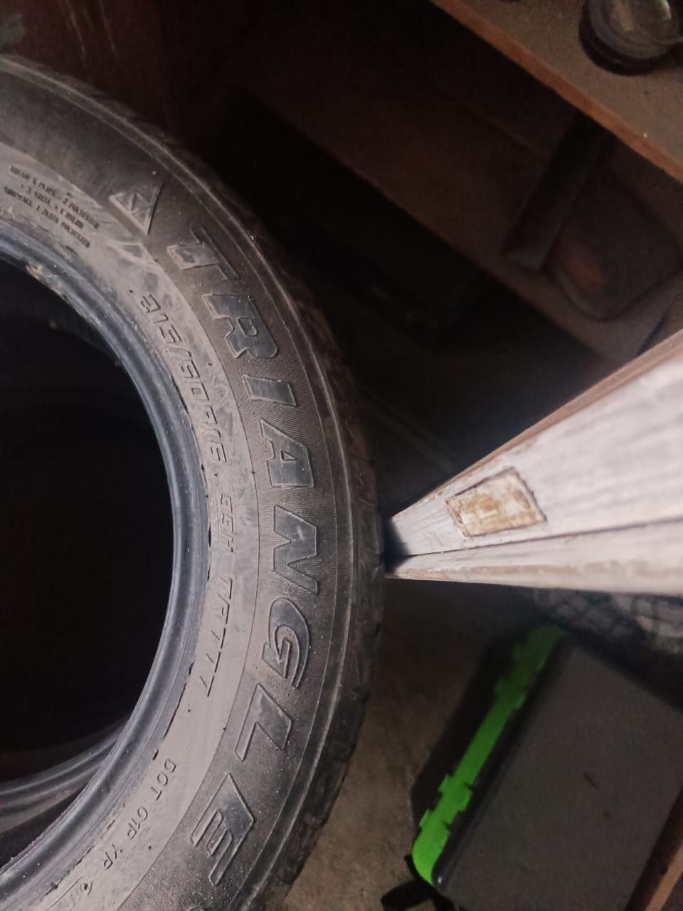 Продаётся зимние шины липучка