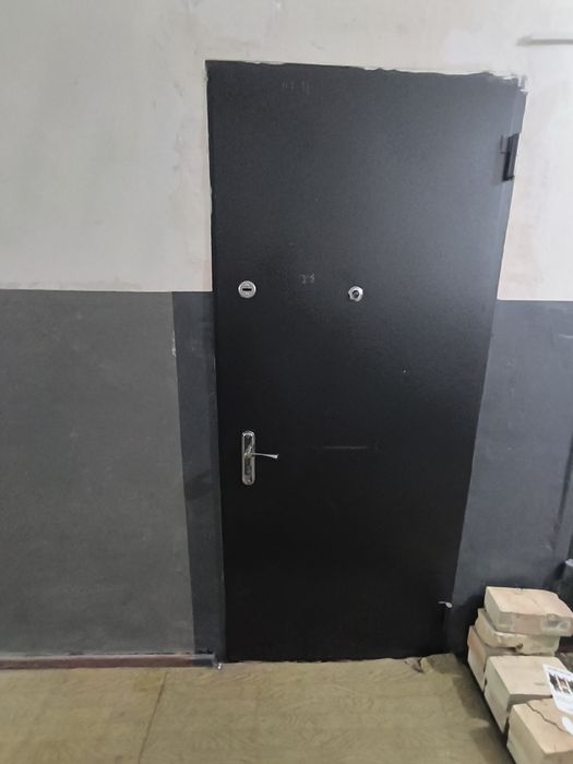 Продаю 1 ком. Бывшее общежитие Сергели 2.  Студия с обстановкой ремонт