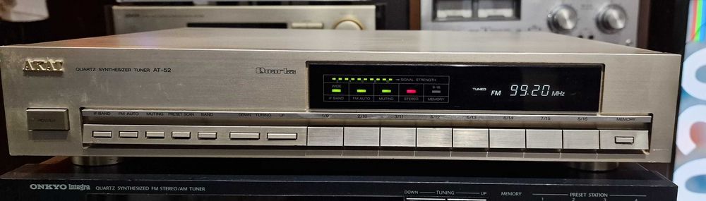 Tuner Akai AT-52 doar cu tuning manual