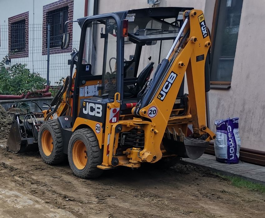 Iveco 35c13, jcb 1cx,Ifor Williams