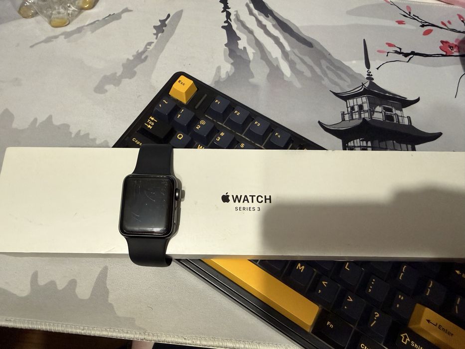Продам Apple Watch 3