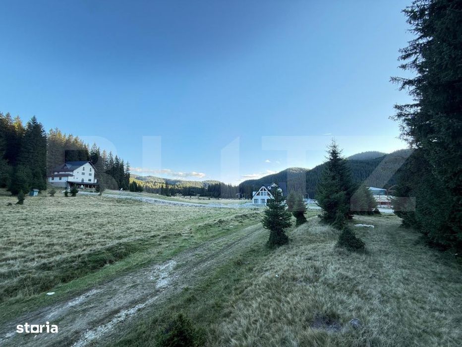 Teren intravilan, 5.500 mp, platoul Padina