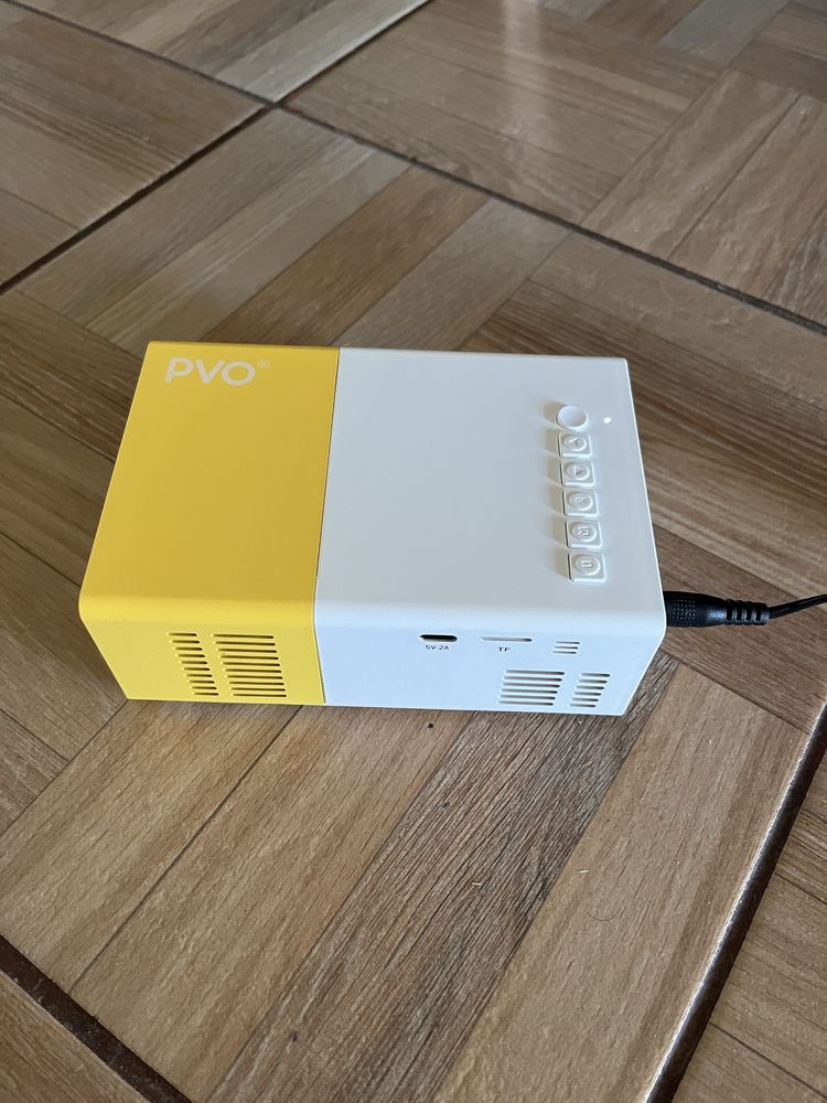Miniproiector portabil