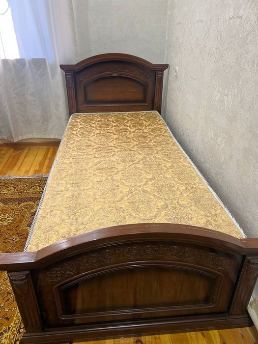 Кровать сотилади