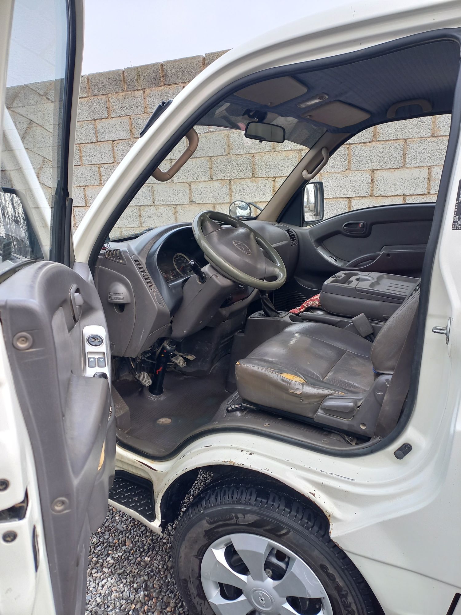 Hyundai Porter. 126 mator. Uzuni 3.15 metr bort. Tent