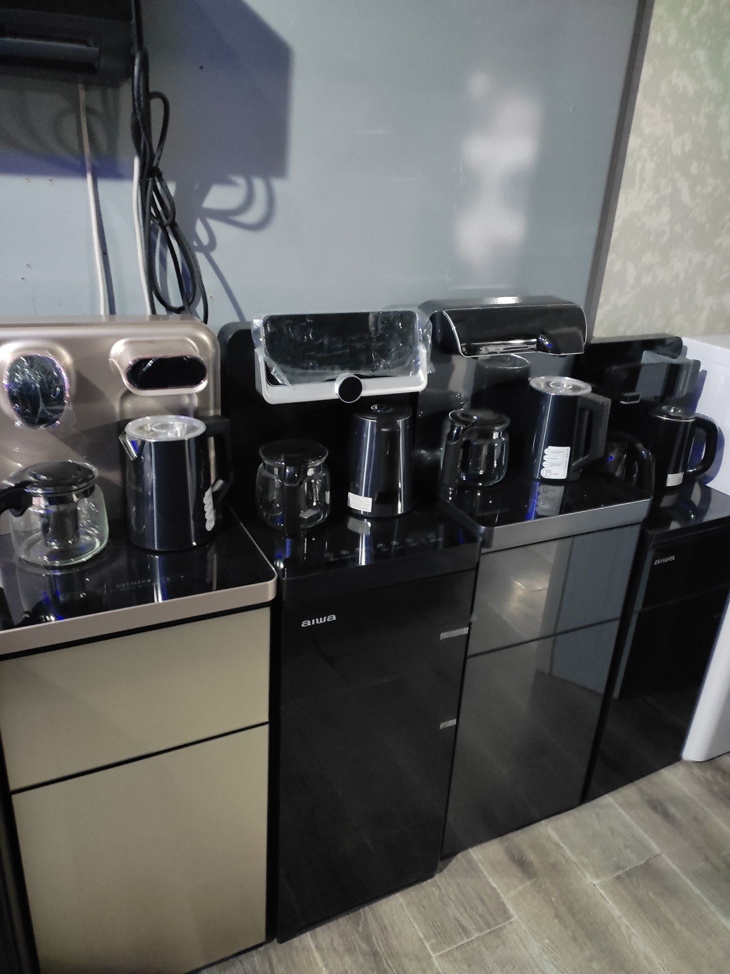 AIWA кулер со шкафом с Tefal чайником