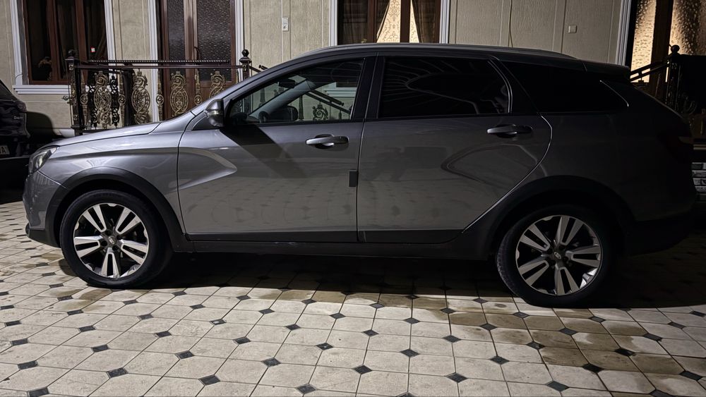 Lada Vesta SW Cross 1.8