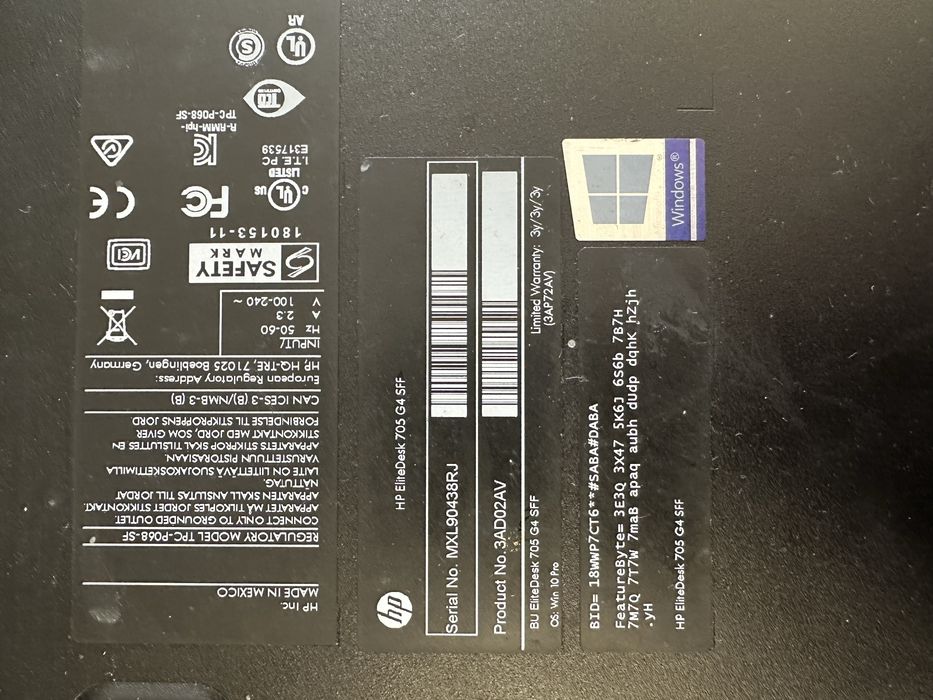 Запазен компютър Hp 3AD02AV към него има и монитор hp