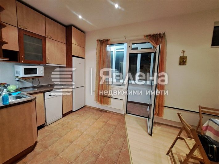 Дава се под наем Двустаен апартамент в София, Център - 82 кв.м за 650 € - Снимка #3