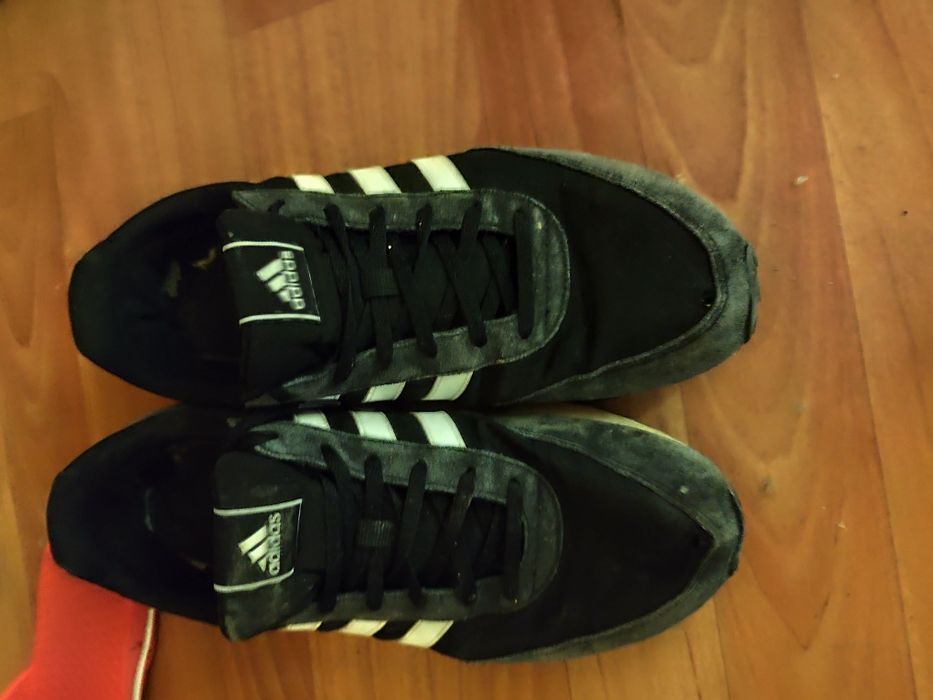 Отдам даром туфли и кроссовки Adidas оригинал