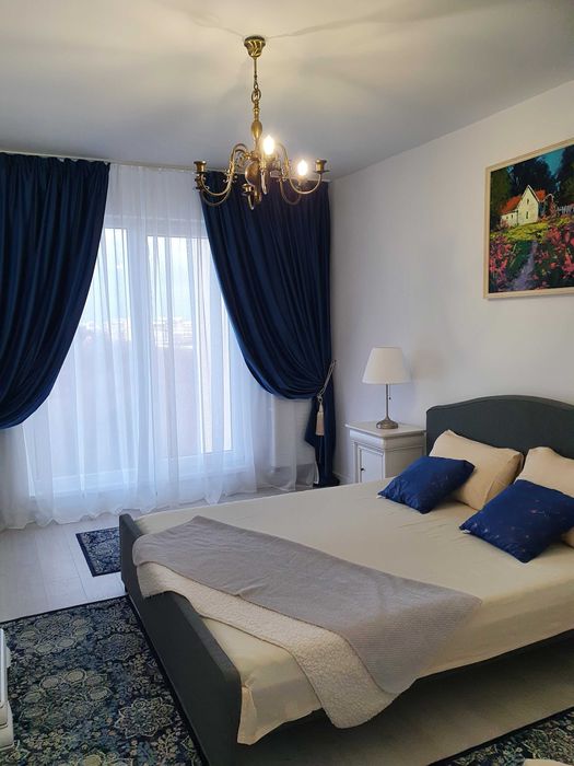 Proprietar, inchiriez apartament White Towe