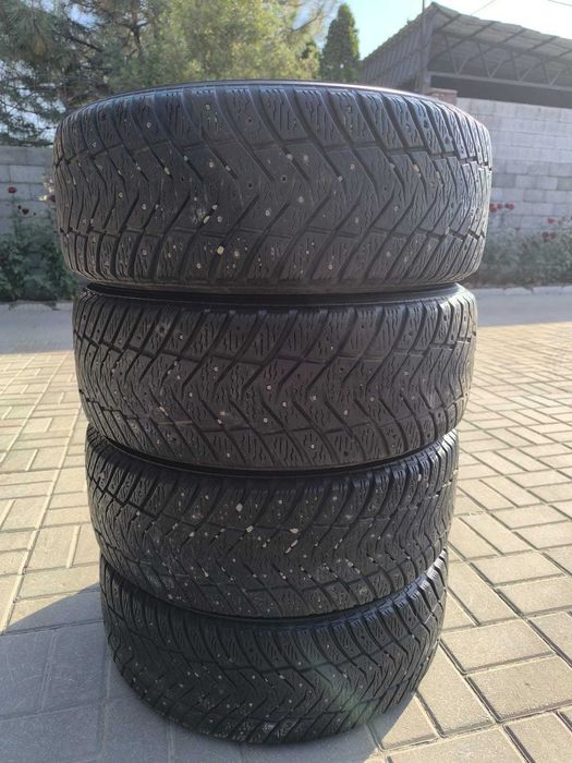 Шины зимние шипованные Yokohama
