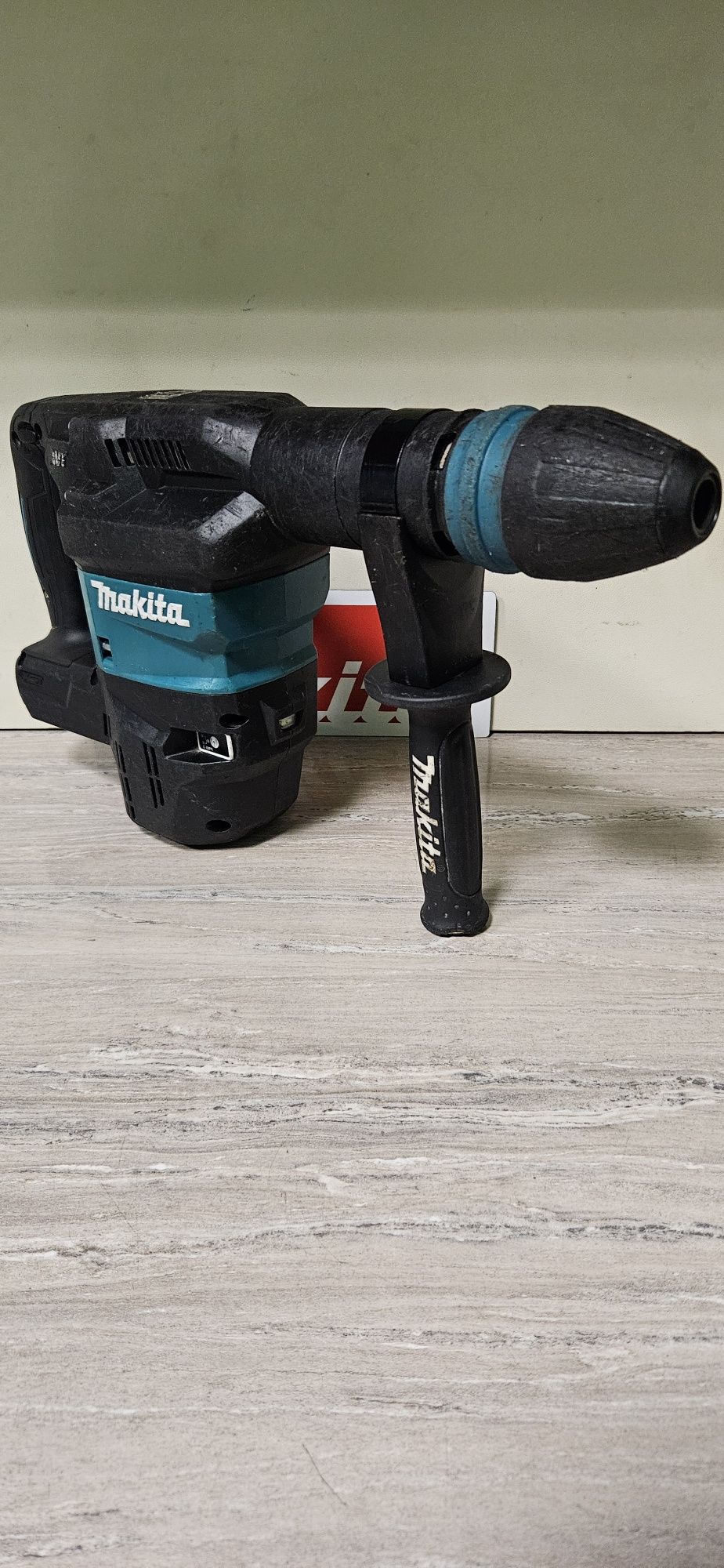 Makita Къртач HM001G XGT40V.SDS MAX
