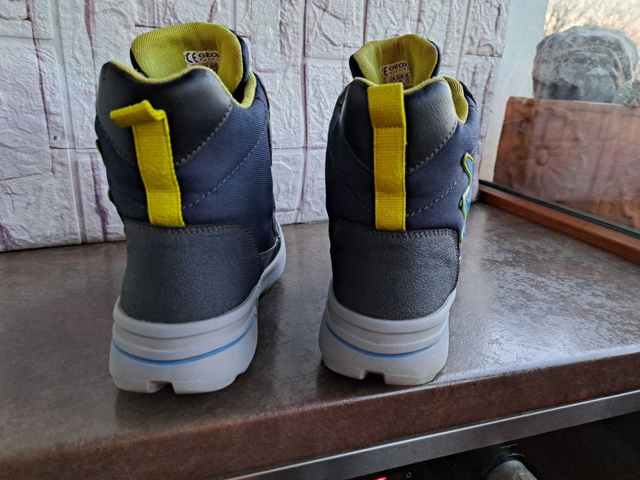 детски ботуши,зимни обувки,боти,апрески,Geox номер35 за момче,геокс