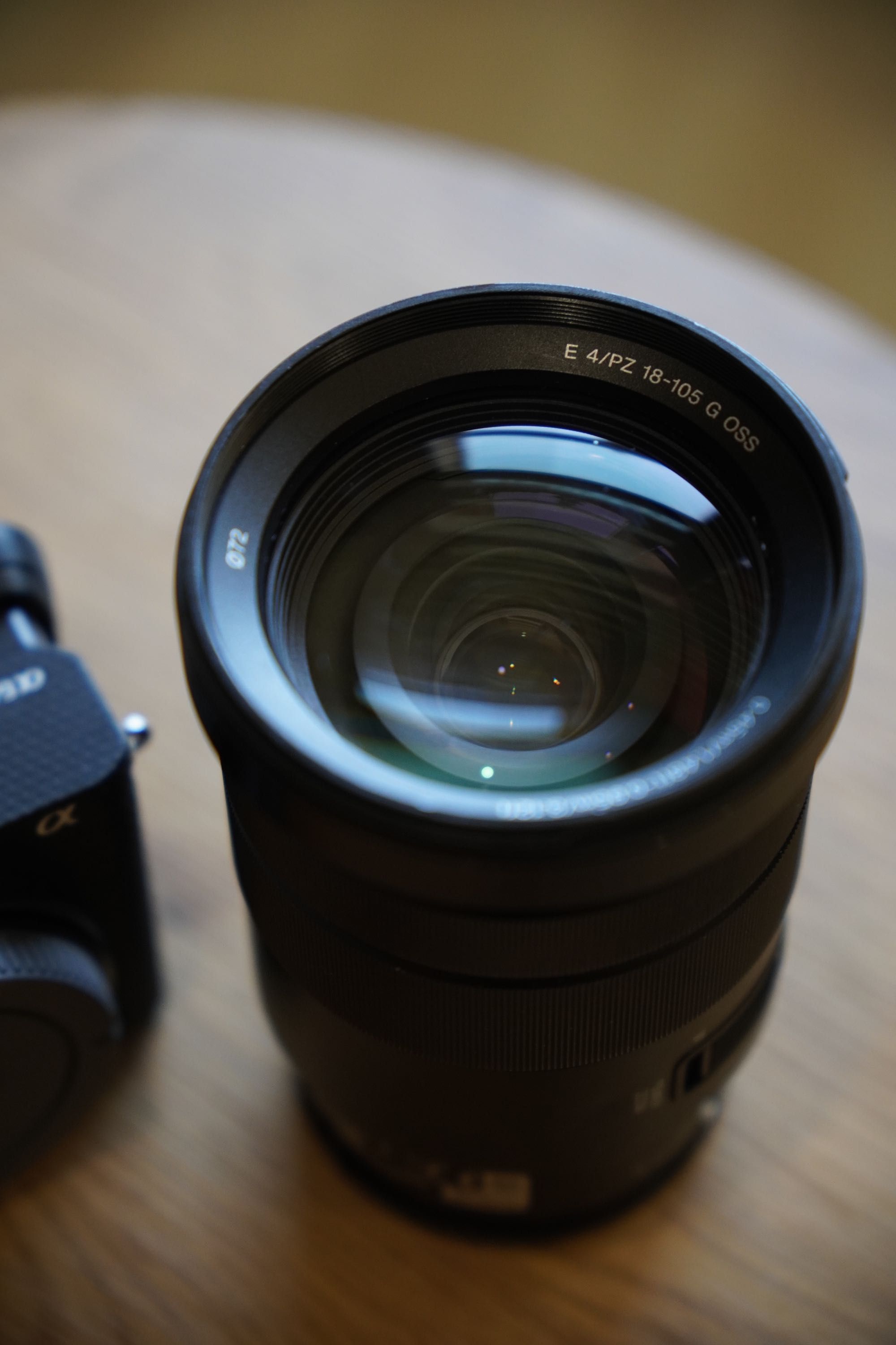 Sony A6400 с обектив Sony 18-105mm F4 G OSS + аксесоари - комплект