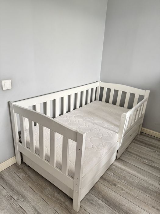 Детская кровать с ящиками