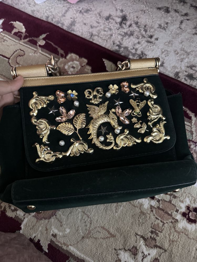 Сумка Dolce&Gabbana 3-4 рет қолданылған кожа сумка 1-2тасытүсіп калған