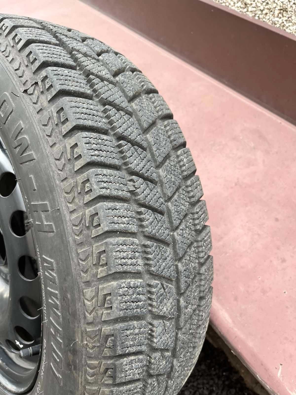 Джанти със зимни гуми 175/70 14 VW AG фолксваген 4бр