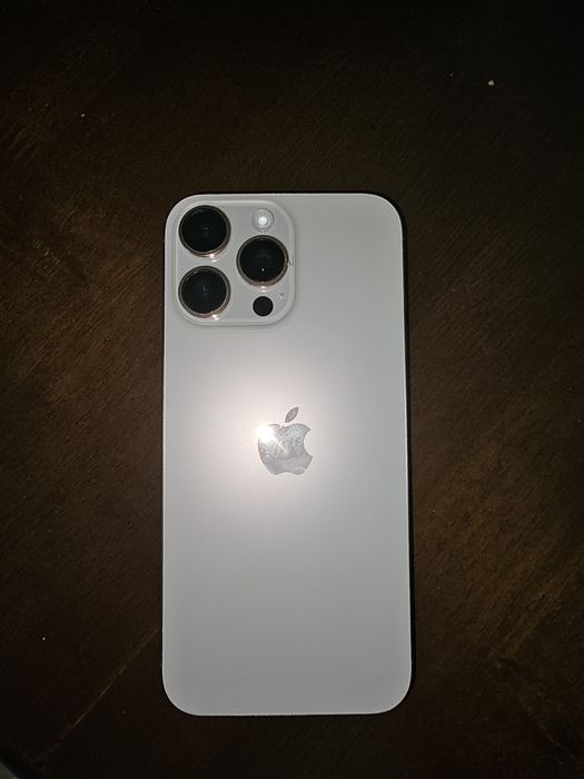 Продам iphone 16 pro max