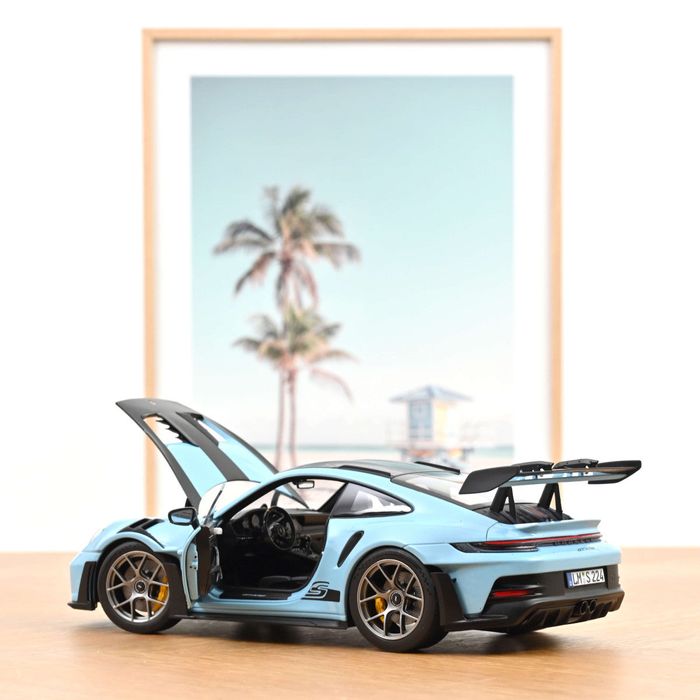 *Precomanda Macheta auto Porsche 911 GT3 RS Weissach, 2022 1:18 Norev