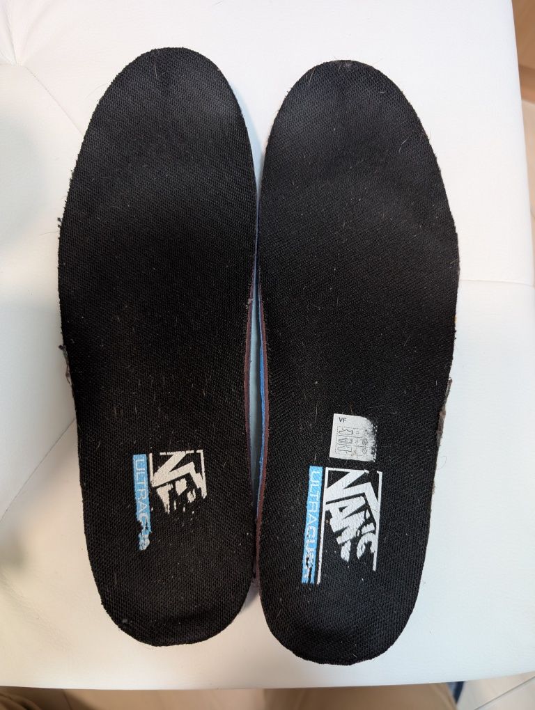 Зимни кецове Vans