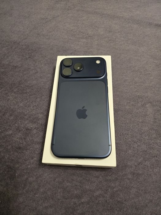 Vand/Schimb Iphone 17 pro max/512 gb/ factura  emag