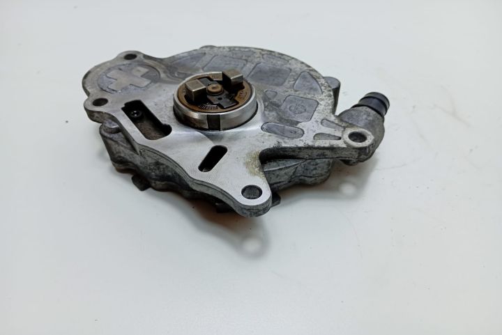Pompa vacuum 1.6 tdi 03L145100 Volkswagen VW Golf a 6-a generatie ser
