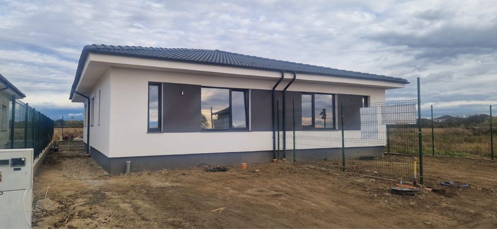 Proprietar, vand duplex.