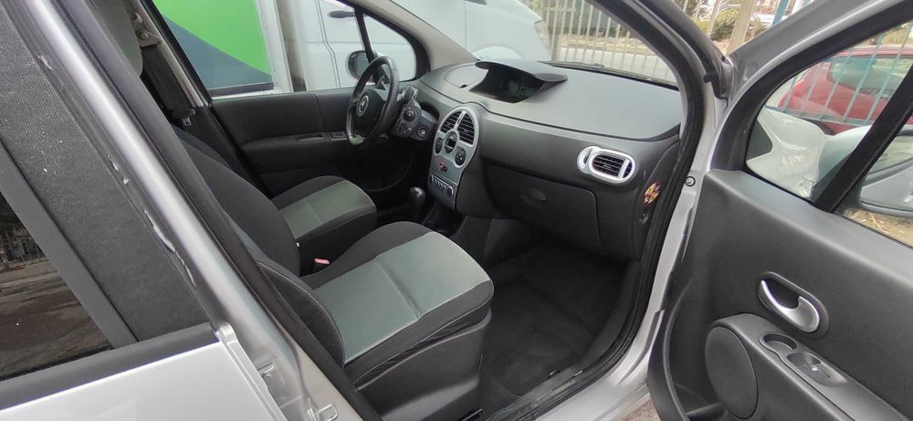 Renault 2008 година