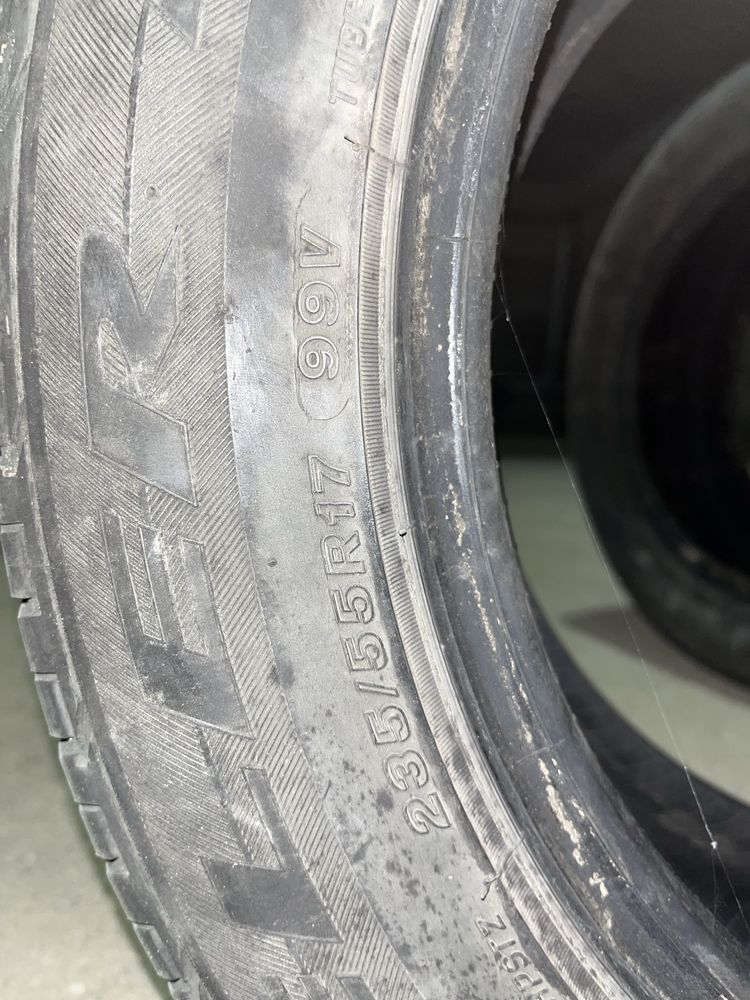 Продам шины 17 размер