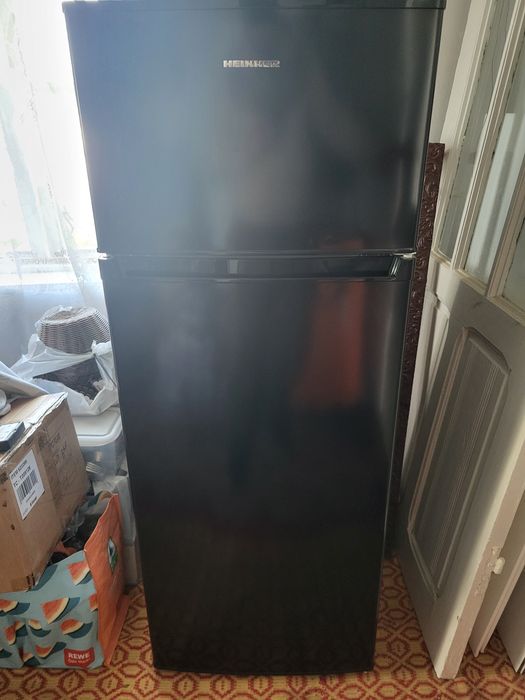 Vând frigider HEINNER