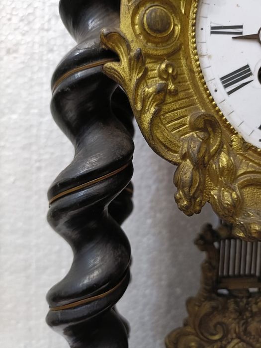 Ceas de semineu cu.torsade si elemente din bronz,  Napoleon vechi sec